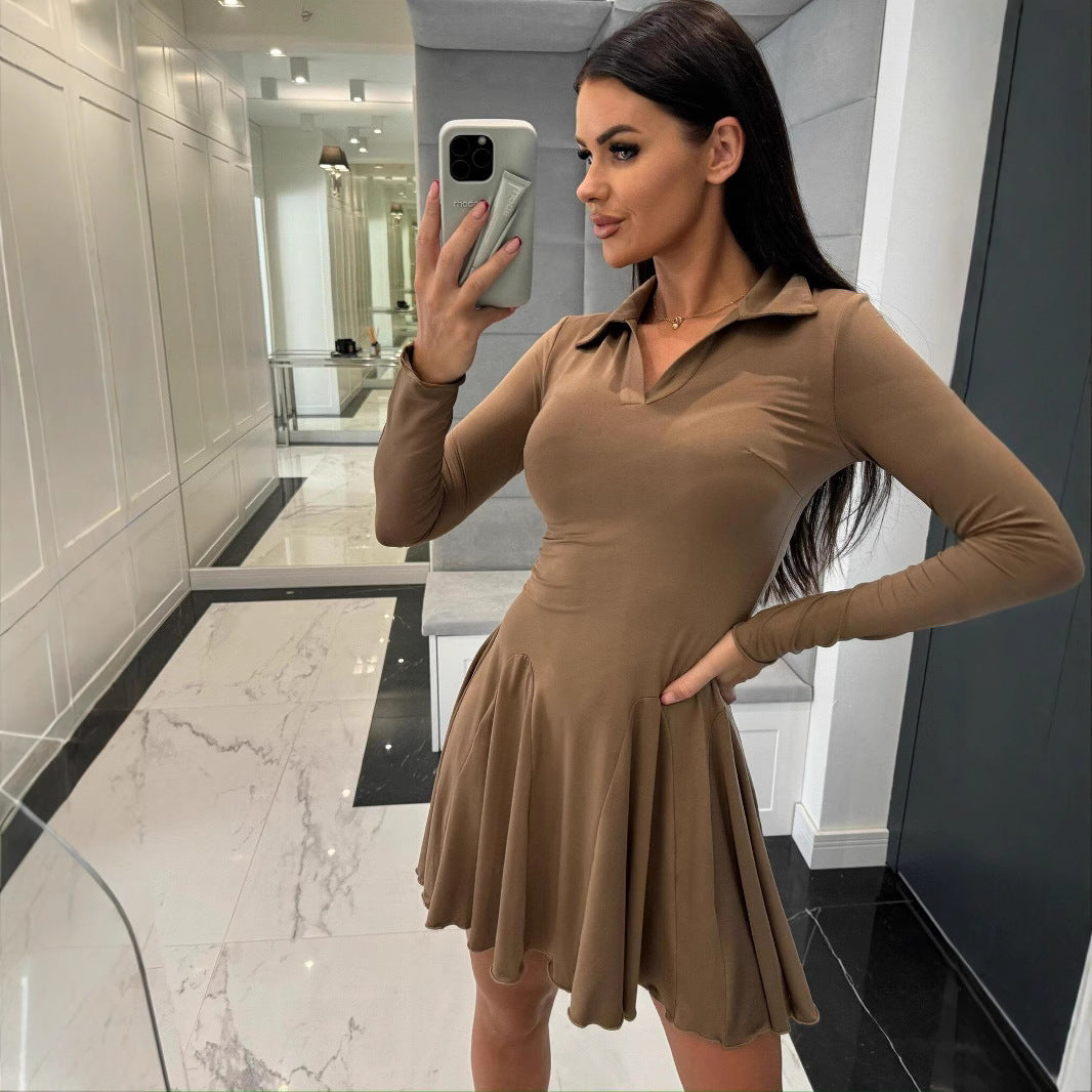 Robe A-ligne pour femmes avec col polo et jupe évasée Chic und Stil