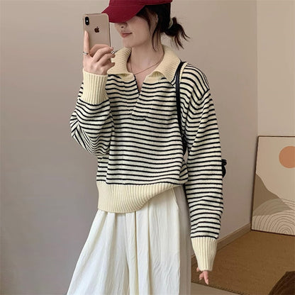 Dames pull en tricot douillet avec design rayé et col moderne Chic und Stil