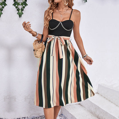 Robe A-line rayée pour femmes avec détail en chaîne et ceinture à nœud Chic und Stil