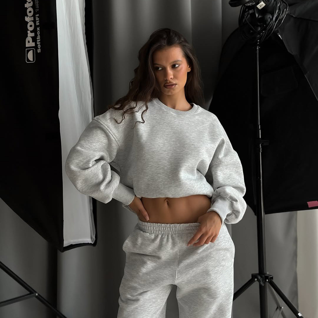 Chic and Style loose fit sweatshirt and jogger pants set for women