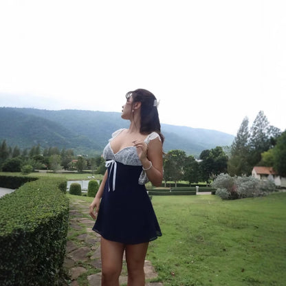 Robe de nuit pour femmes avec un dessus en dentelle et une élégante décoration de nœud Chic und Stil