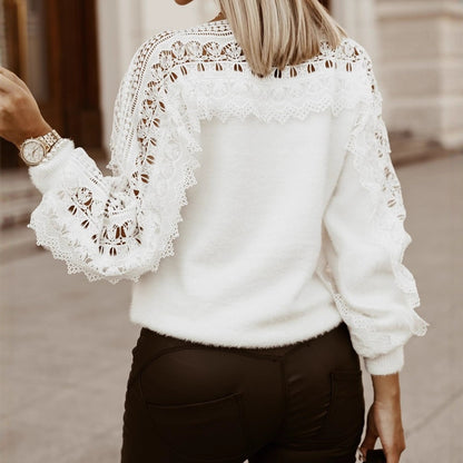 Pull en tricot pour femmes avec des éléments en dentelle et des volants Chic und Stil