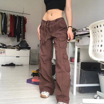 Women’s cargo pants with practical side pockets and trendy cut Chic und Stil