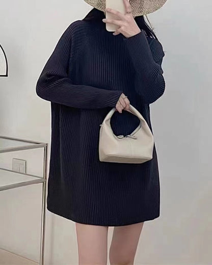 Robe en tricot pour femmes avec un joli design en côtes et un col haut Chic und Stil
