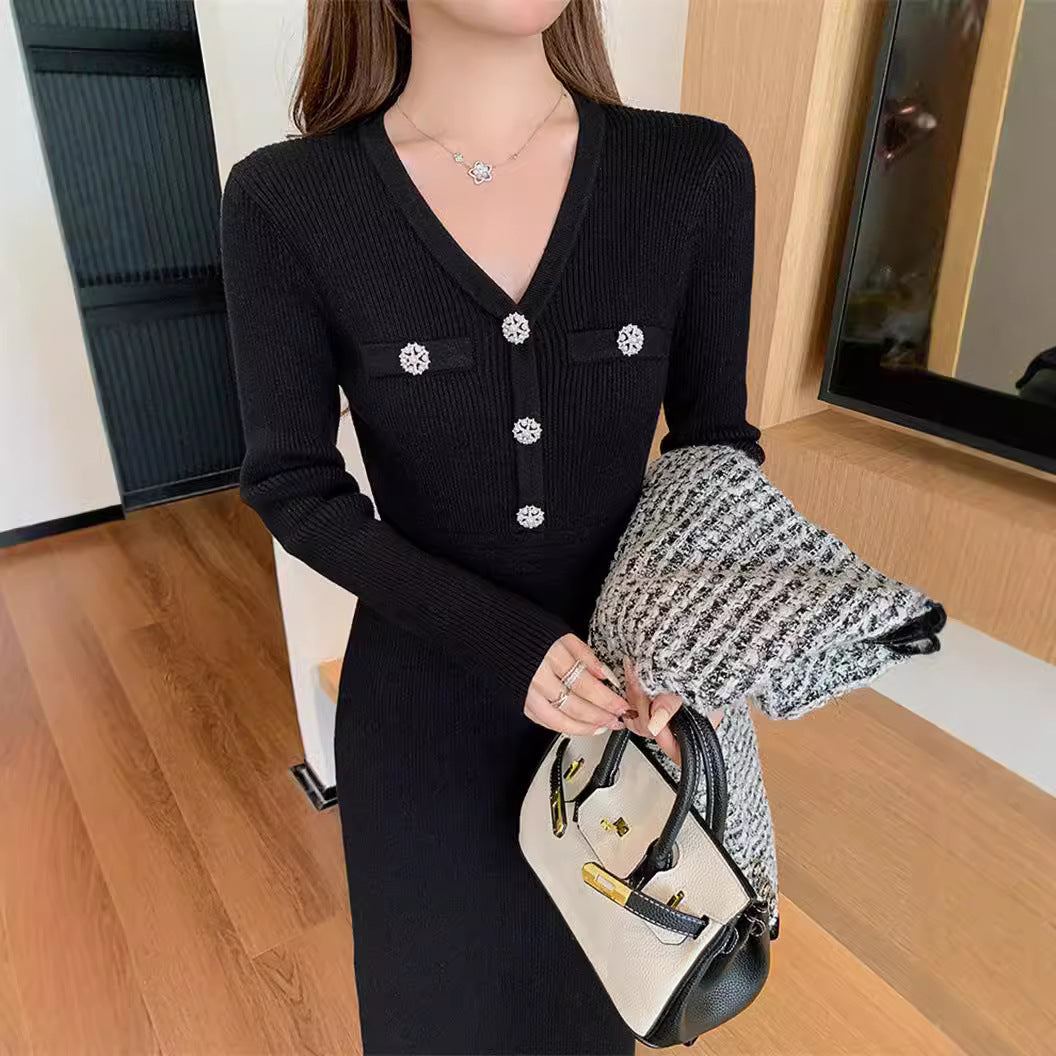 Robe maxi élégante pour femmes avec décolleté en V et détails de boutons Chic und Stil