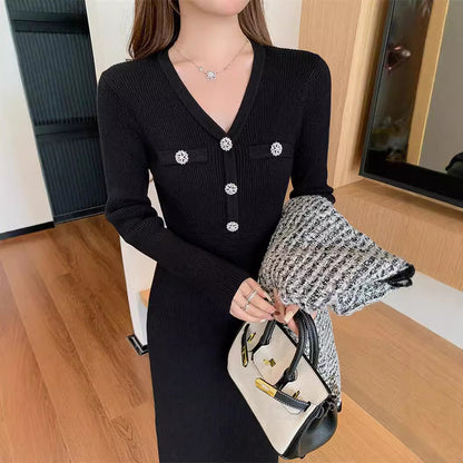 Robe maxi élégante pour femmes avec décolleté en V et détails de boutons Chic und Stil