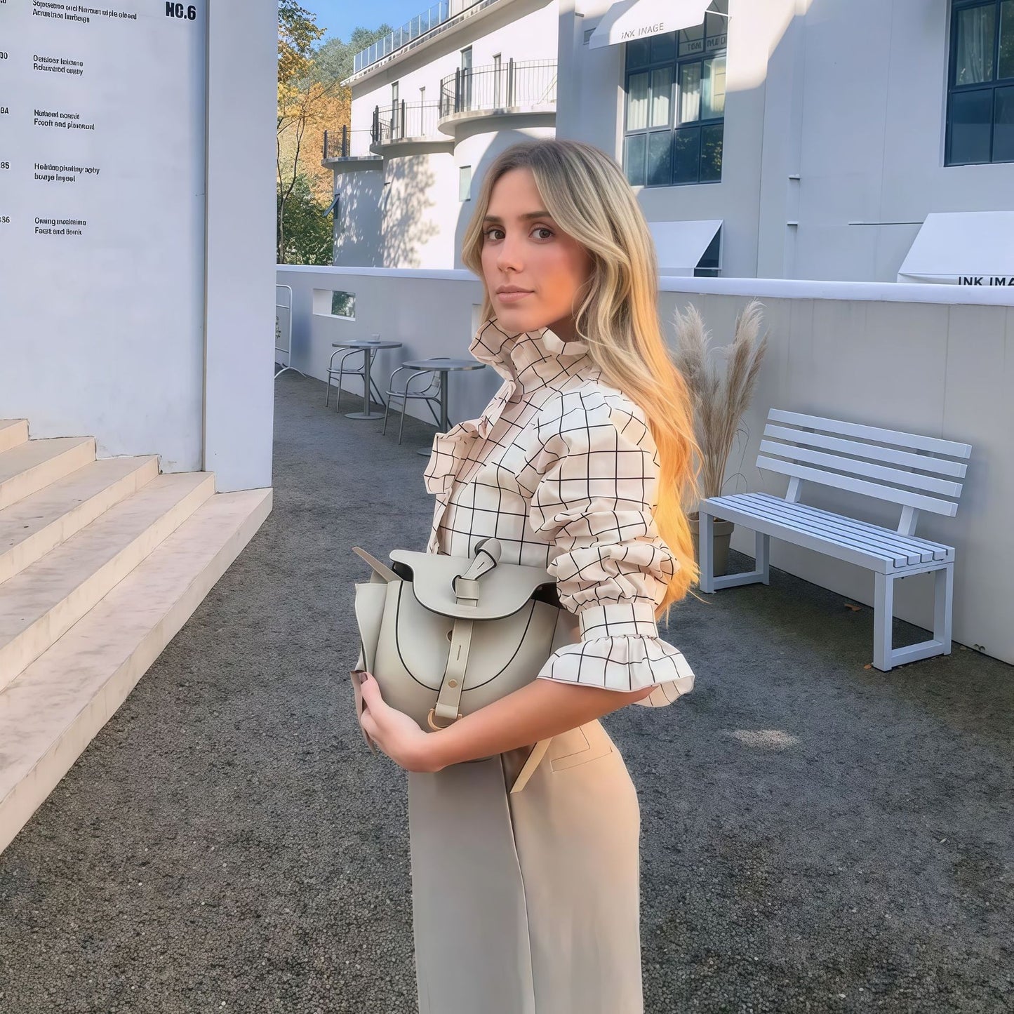 Chemisier à carreaux pour femmes avec des détails froncés élégants Chic und Stil