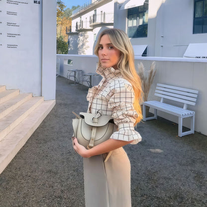 Chemisier à carreaux pour femmes avec des détails froncés élégants Chic und Stil