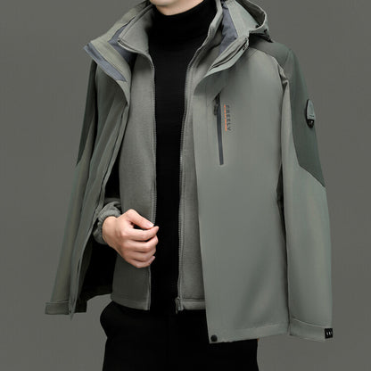 Functional jacket for men with innovative water-repellent properties Chic and Style