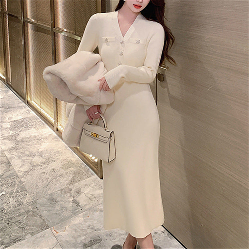 Robe maxi élégante pour femmes avec décolleté en V et détails de boutons Chic und Stil