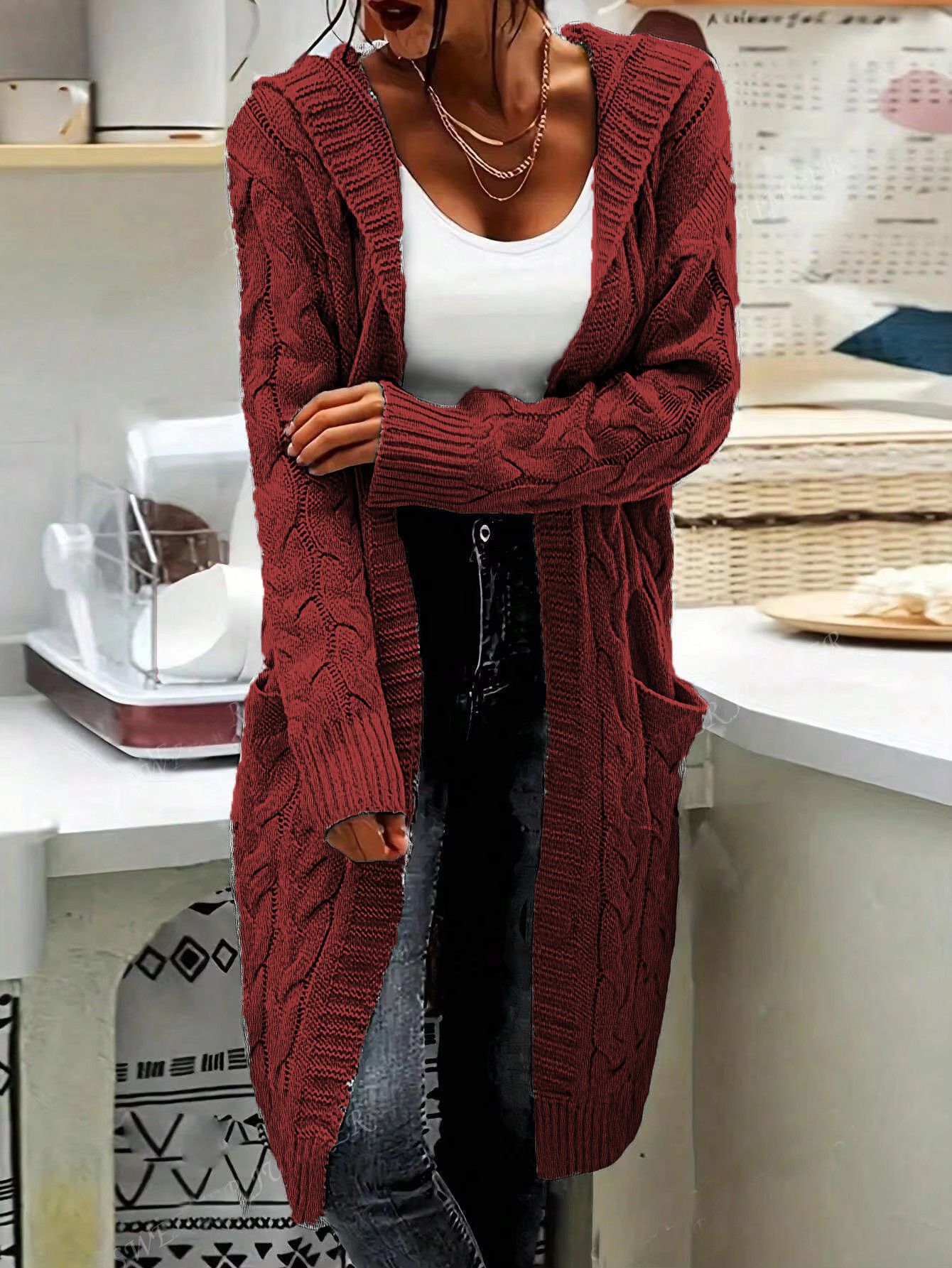 Veste en grosse maille pour dames avec des motifs en relief de haute qualité et des poches pratiques Chic und Stil