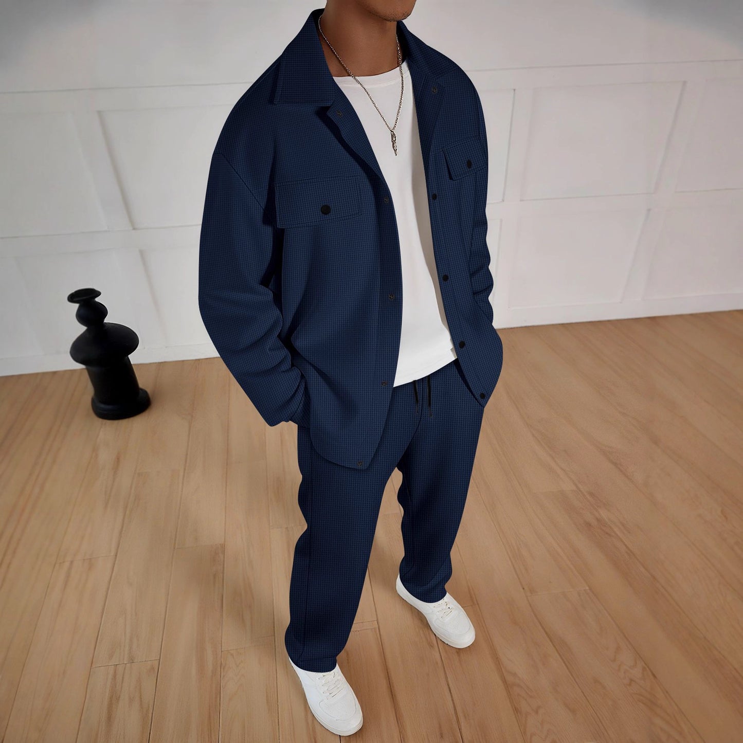 Casual set for men consisting of a striped coat and comfortable jogging pants Chic und Stil