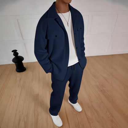 Casual set for men consisting of a striped coat and comfortable jogging pants Chic und Stil