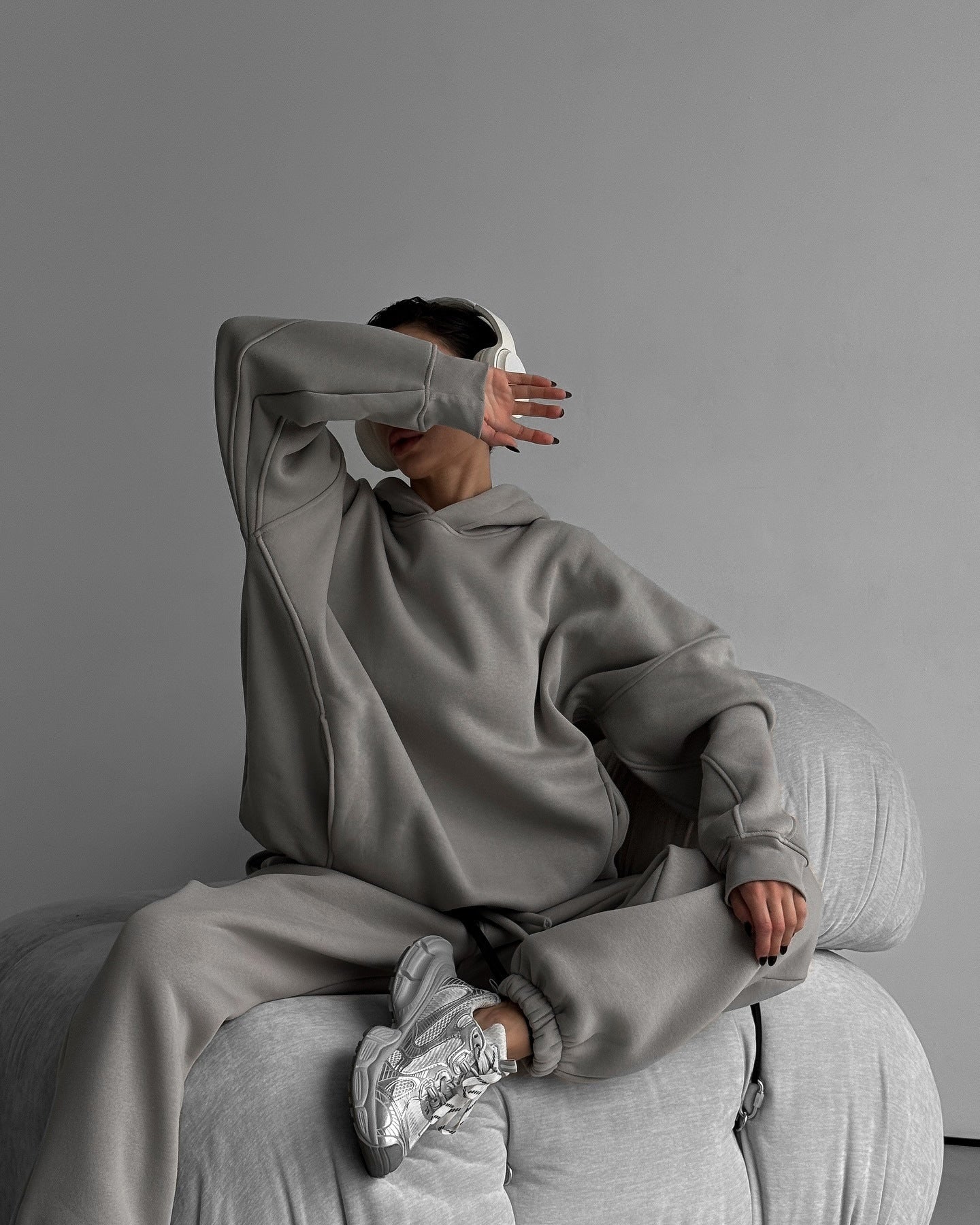 Ladies oversized casual hoodie and chic jogger pants