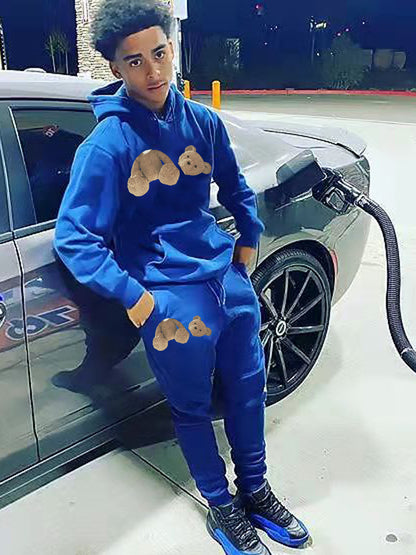 Women's sweatshirt and jogger pants set with a cute bear design Chic und Stil