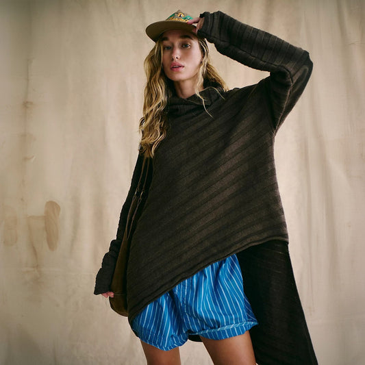 Pull en tricot oversized pour femmes avec coupe asymétrique Chic und Stil