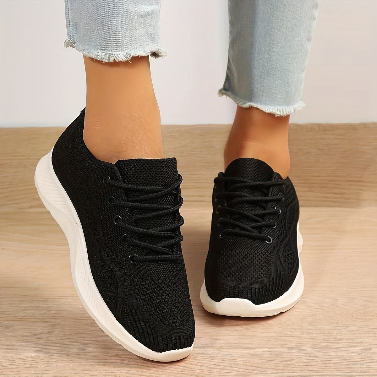 Baskets de sport pour femmes avec matériau supérieur respirant et semelle extérieure antidérapante Chic und Stil