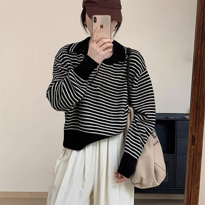 Dames pull en tricot douillet avec design rayé et col moderne Chic und Stil
