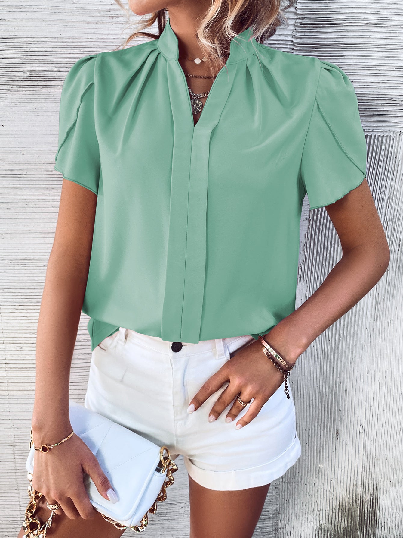 Dames Élégante blouse avec col montant et manches bouffantes Chic und Stil