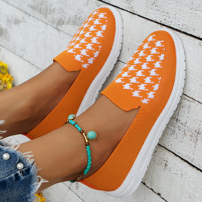 Baskets slip-on confortables pour femmes avec un motif moderne en pied-de-poule Chic und Stil