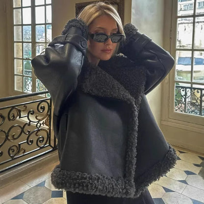 Faux fur jacket for women with stylish details and an oversized fit Chic und Stil