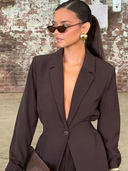 Blazer pour femmes avec décolleté en V profond et silhouette élégante Chic und Stil
