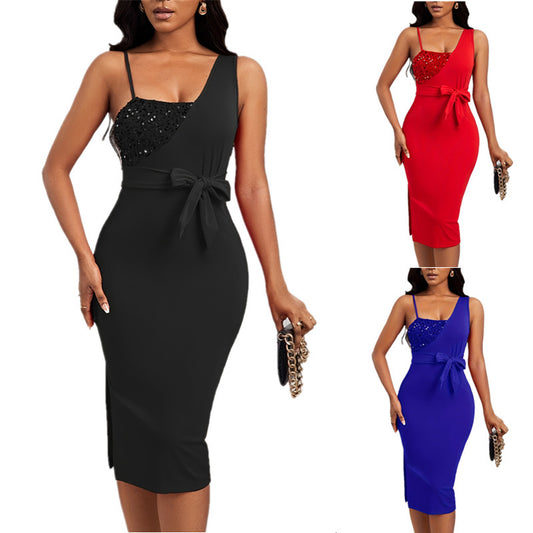 Robe portefeuille élégante pour femmes avec applications en strass et ceinture à la taille Chic und Stil