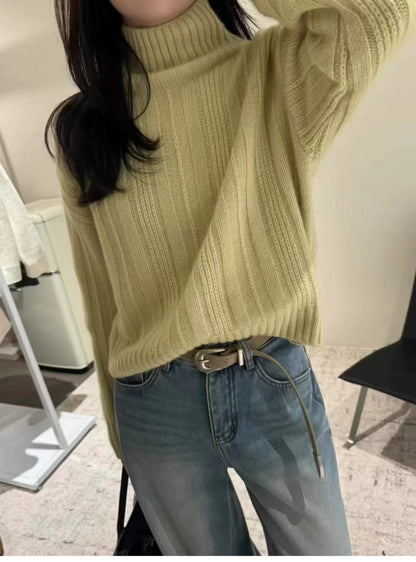 Pull à col roulé décontracté pour femmes avec un motif en fines côtes Chic und Stil