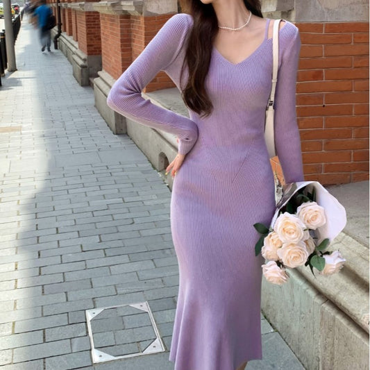 Robe en tricot élégante pour femmes avec décolleté en V et jupe évasée Chic und Stil