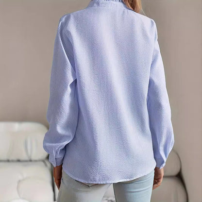 Blouse élégante pour femmes avec détails à volants et surface texturée Chic und Stil