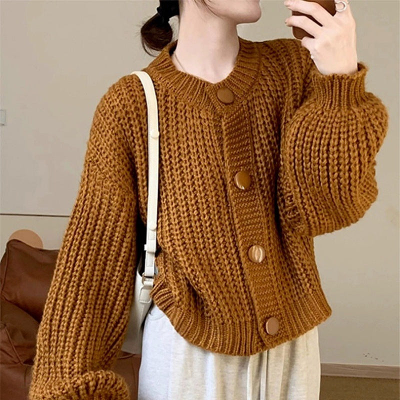 Dames gros tricot cardigan avec gros boutons et coupe décontractée Chic und Stil