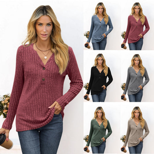 Pull à gros mailles pour dames avec décolleté en V et détails de boutons Chic und Stil