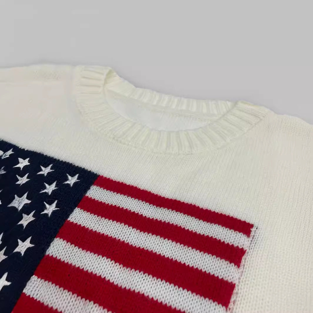 Knit sweater for women with American flag pattern Chic und Stil