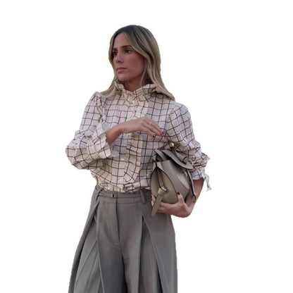 Blouse à carreaux pour femmes avec détails volantés et fermeture à boutons Chic und Stil