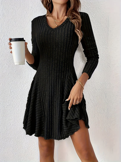 Robe en tricot pour dames avec un design de volants raffiné et une coupe flatteuse Chic und Stil