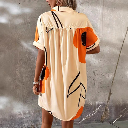 Robe chemise pour femmes avec des accents floraux et une coupe élégante Chic und Stil