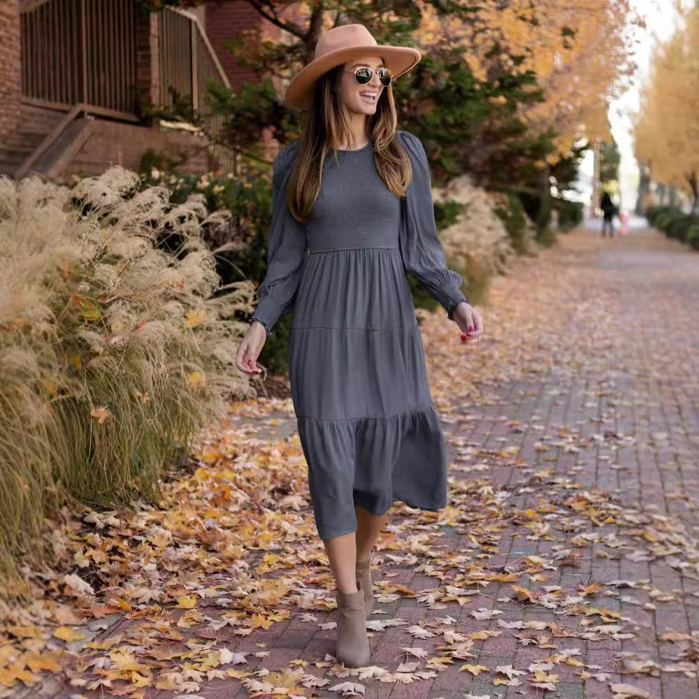 Robe midi pour femmes avec des manches ballon et un détail en volants Chic und Stil