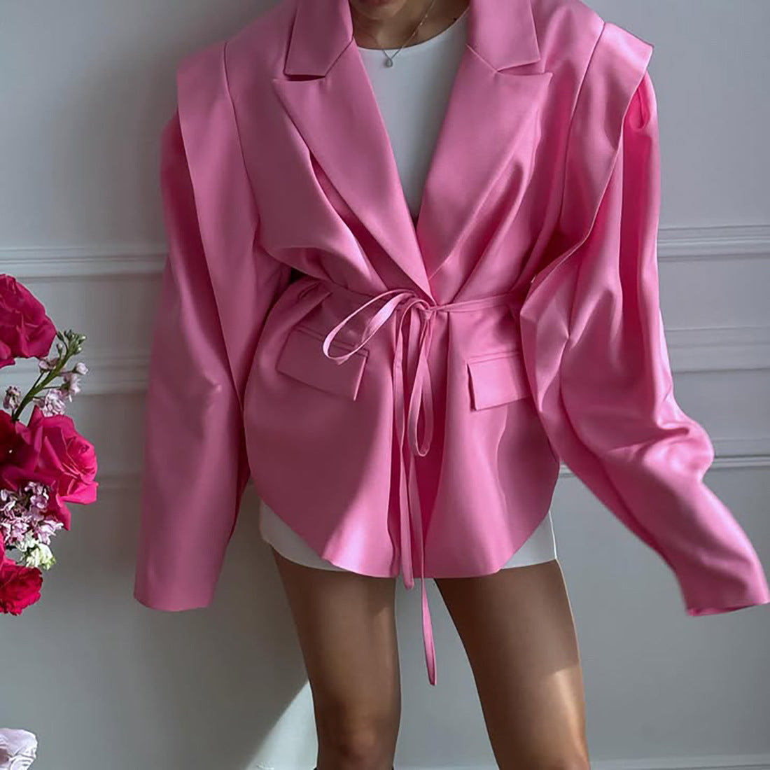 Blazer oversize pour femmes avec ceinture et épaulettes Chic und Stil