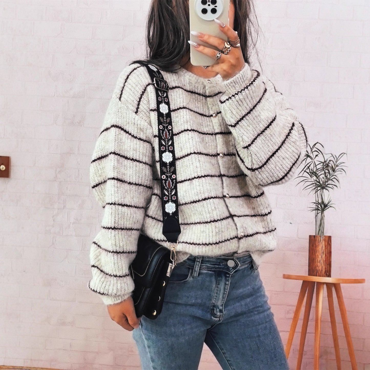 Dames confortable cardigan avec motif rayé élégant et boutons brillants Chic und Stil