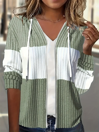 Veste de loisirs pour femmes avec motif à côtes texturé et capuche Chic und Stil