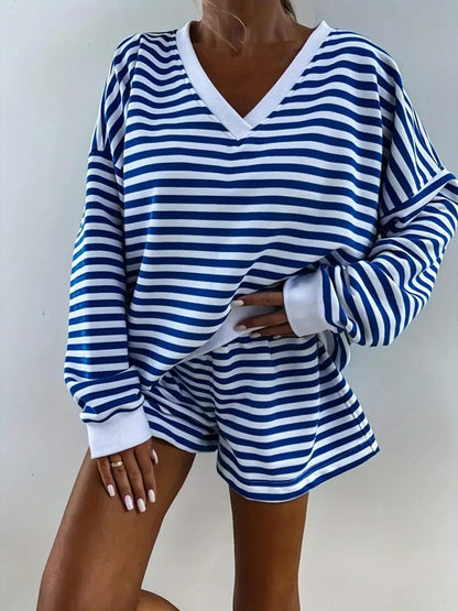Dames Haut de sport à rayures avec shorts courts Chic und Stil