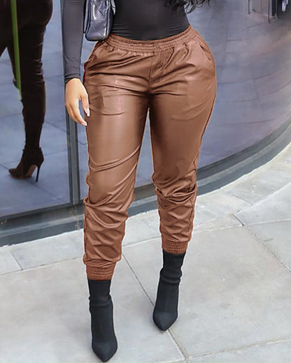 Chic and Style women's sporty lounge pants with gathers