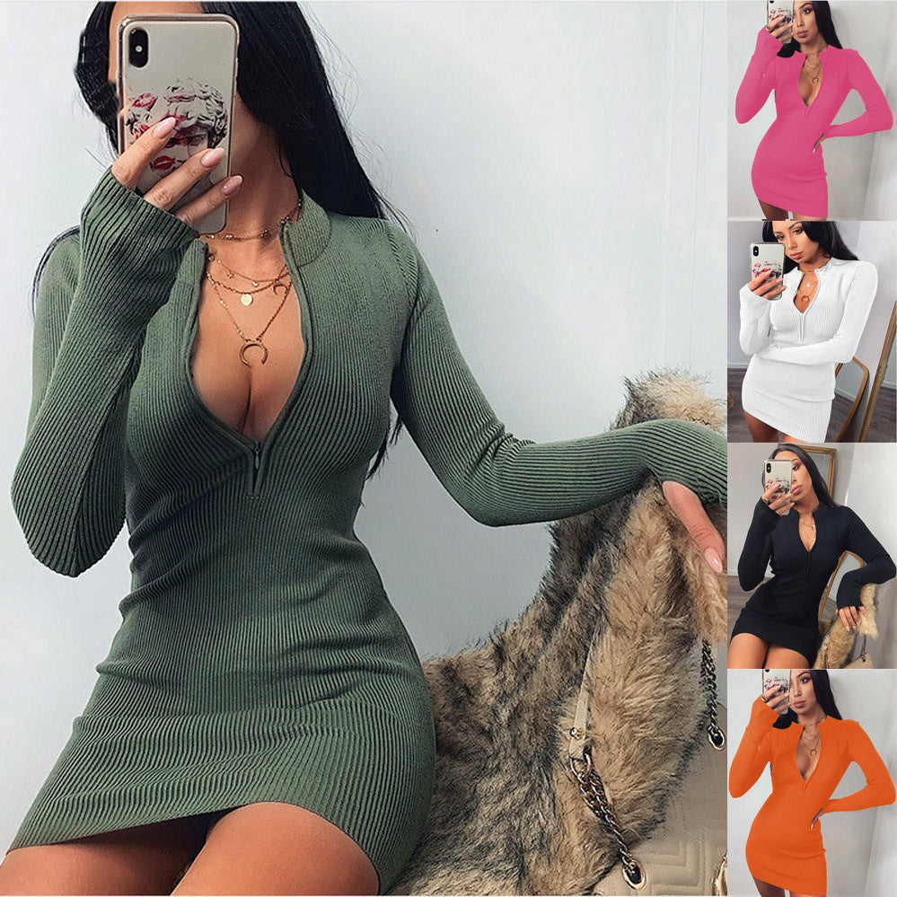 Robe en tricot pour femmes avec décolleté en V profond et manches longues Chic und Stil