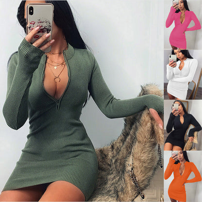 Robe en tricot pour femmes avec décolleté en V profond et manches longues Chic und Stil