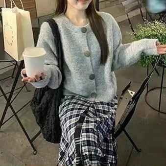 Dames cardigan confortable avec de gros boutons et un col montant Chic und Stil