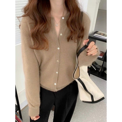 Cardigan pour femmes confortable en tricot avec texture fine et boutons Chic und Stil