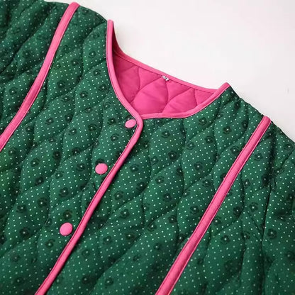 Women’s quilted leisure jacket with contrasting piping and an elegant buttonhole Chic und Stil