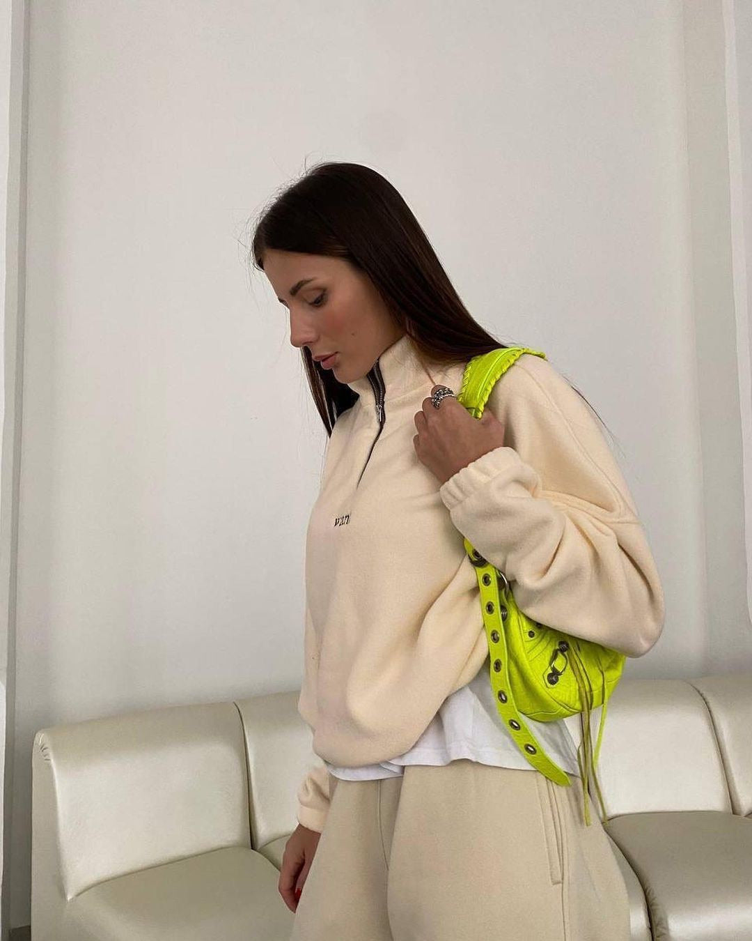 Trendy women's fleece pullover with half-zip and dropped shoulder Chic and Style