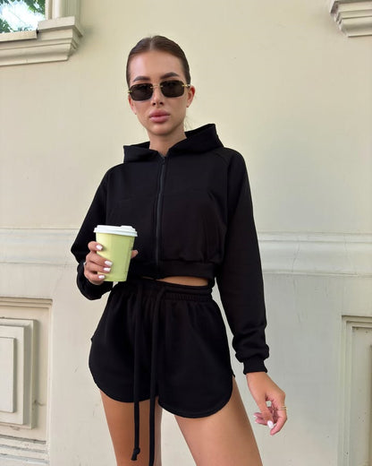 Ensemble de sweat à capuche décontracté et de shorts pour femmes Chic und Stil