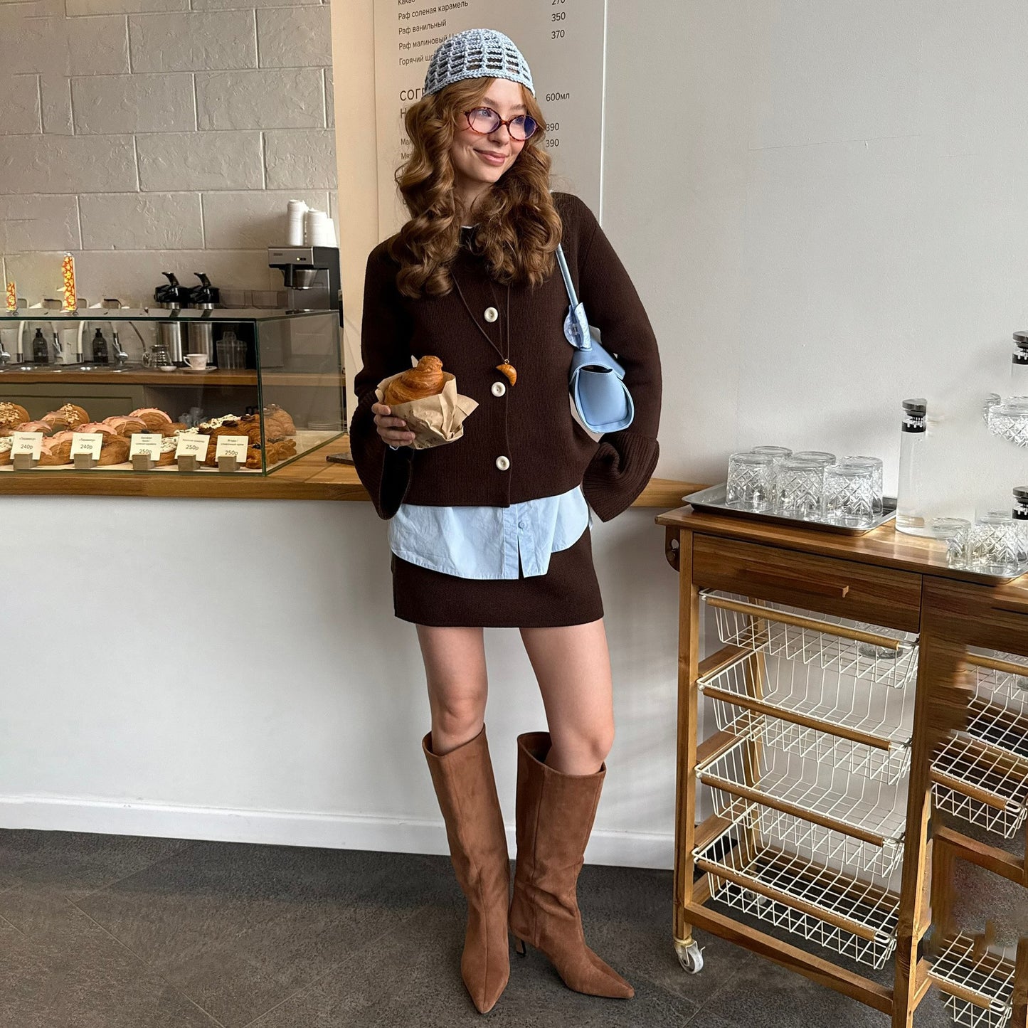 Elegant Ladies' Vest with Fashionable and Chic Sleeve Openings